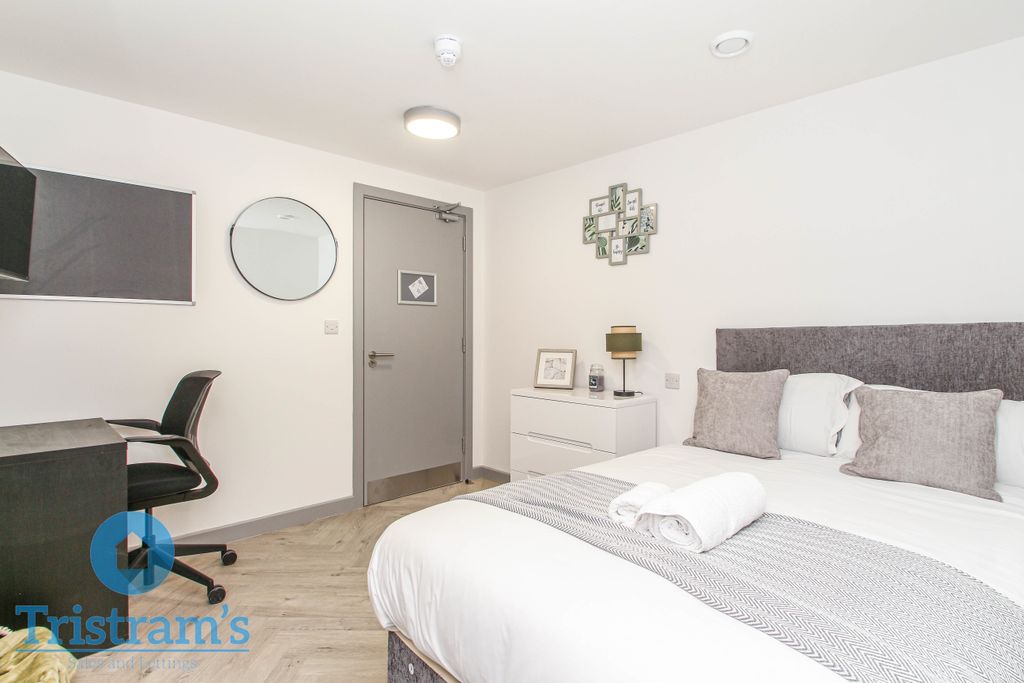 Additional image 5 of 6 bed shared accommodation to rent6Bed 6Bath Talbot Street, City Centre NG1