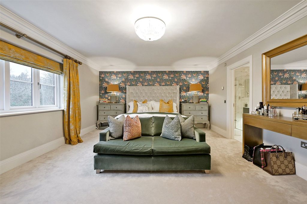 Additional image 10 of 5 bed detached house to rentNew Road, Shiplake, Henley-On-Thames, Oxfordshire RG9