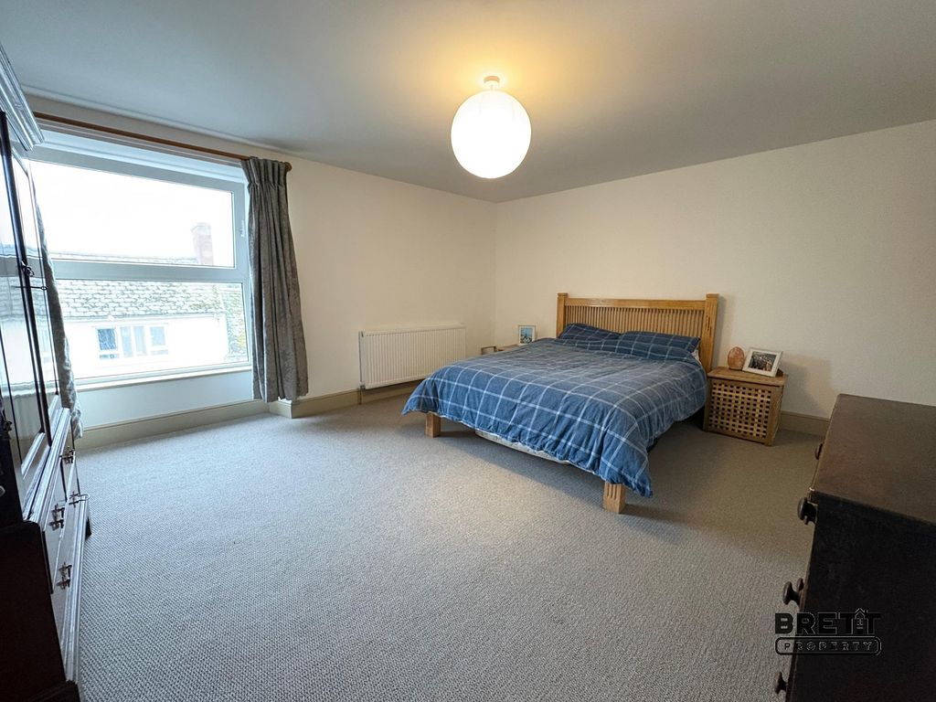 Additional image 4 of 3 bed flat to rentFlat 3, 27 Main Street, Pembroke, Pembrokeshire. SA71