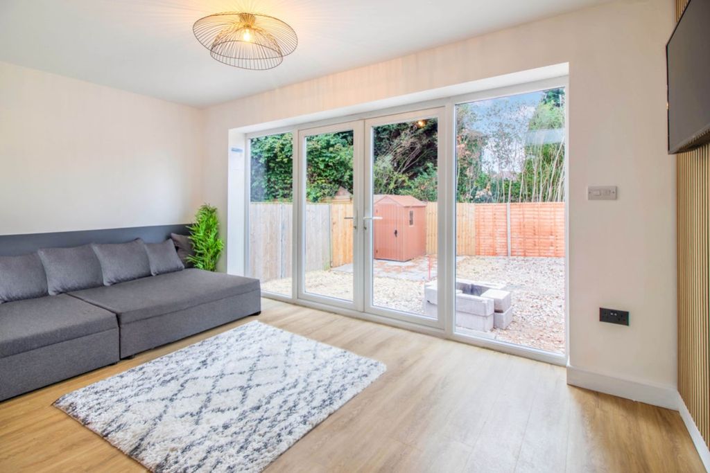 Additional image 2 of 6 bed shared accommodation to rentQueens Road East, Nottingham NG9