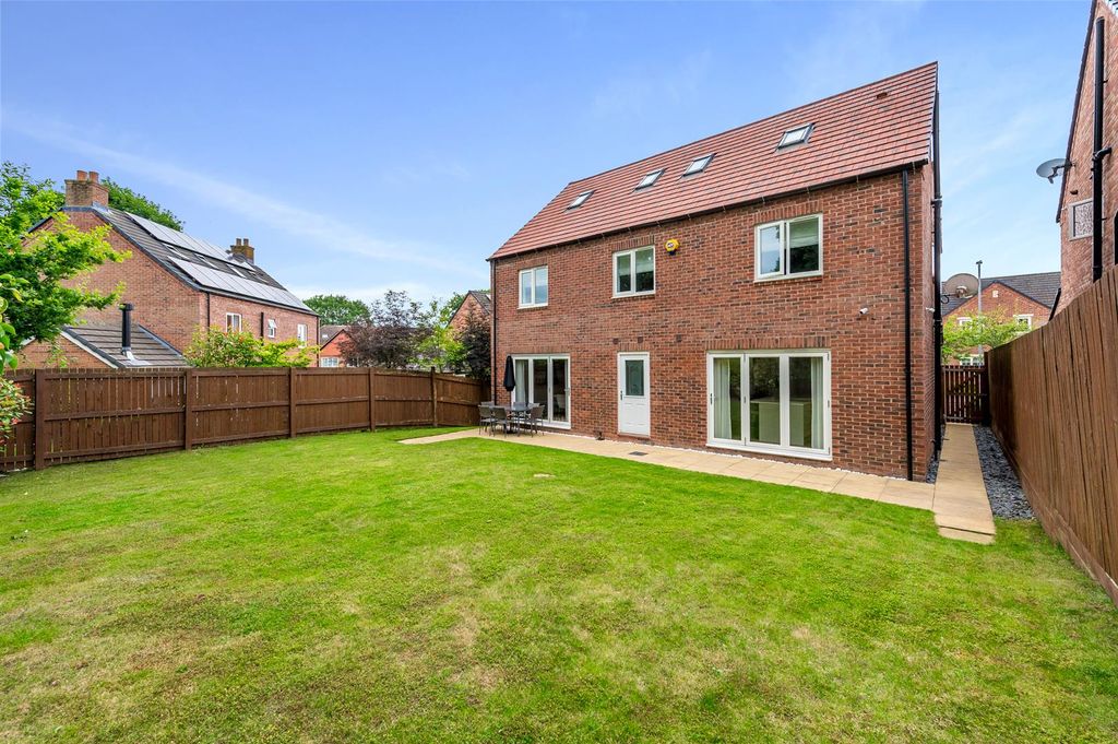 Additional image 30 of 6 bed detached house to rentAspen Drive, Scarcroft, Leeds LS14