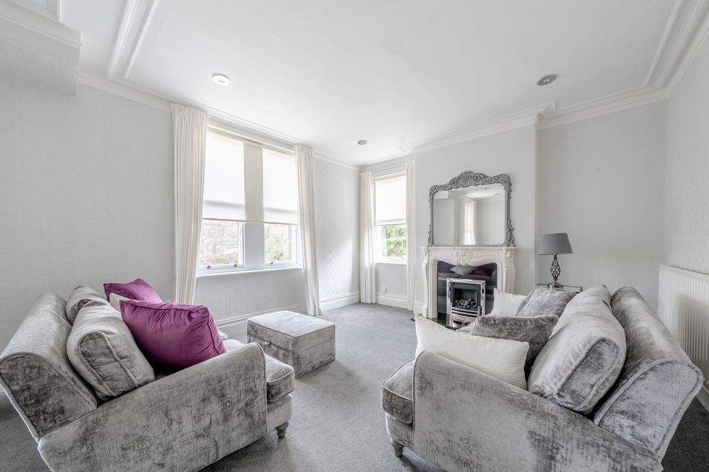 4 bed flat to rentRipon Road, Harrogate HG1 photo 2