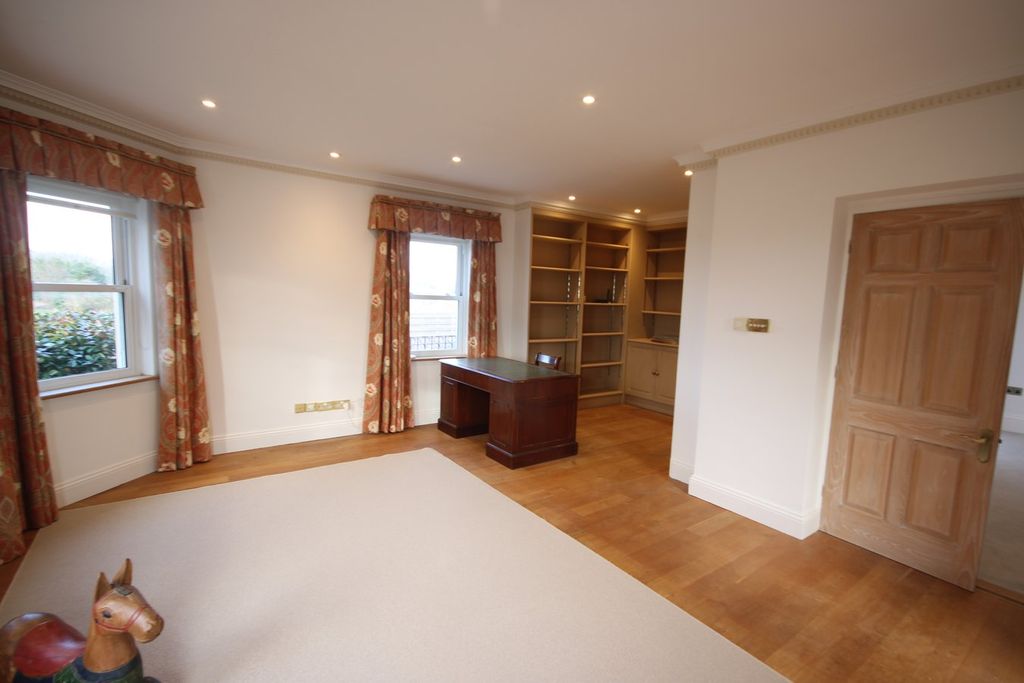 Additional image 11 of 5 bed detached house to rentLa Route Du Petit Clos, St Helier JE2