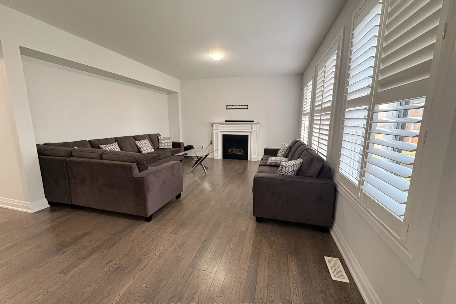 Additional image 19 of 995 Edinburgh Drive