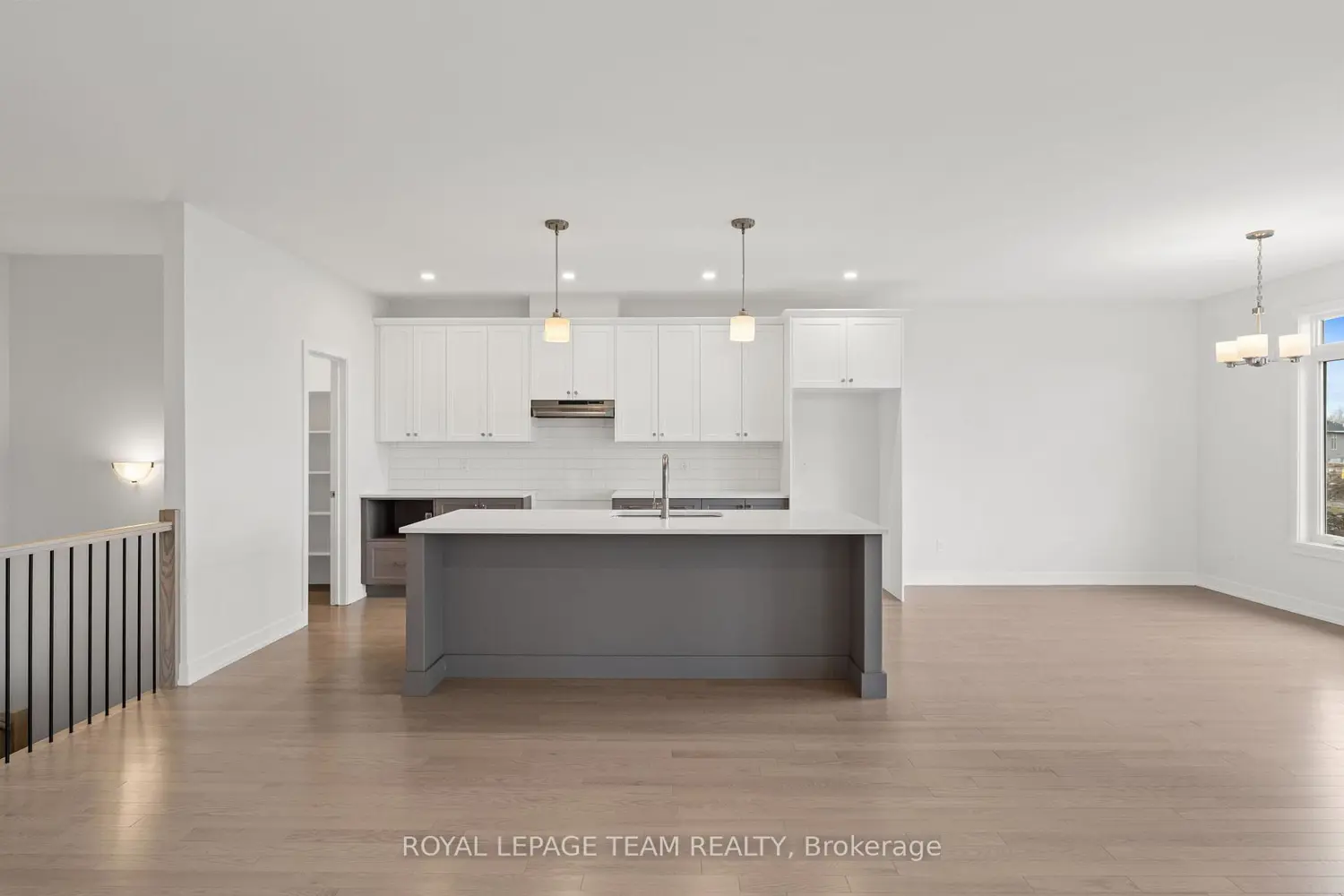 Additional image 8 of 1039 Moore Street