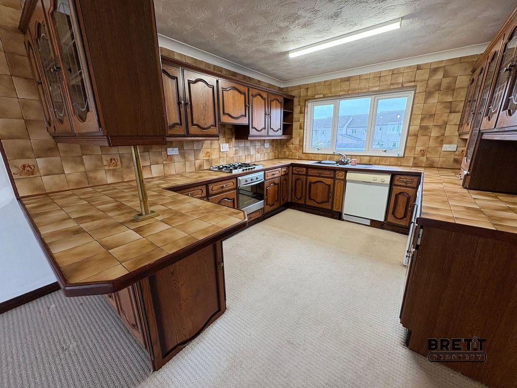 Additional image 2 of 3 bed detached house to rentHerons Mill, Ferry Road, Pennar, Pembroke Dock, Pembrokeshire. SA72