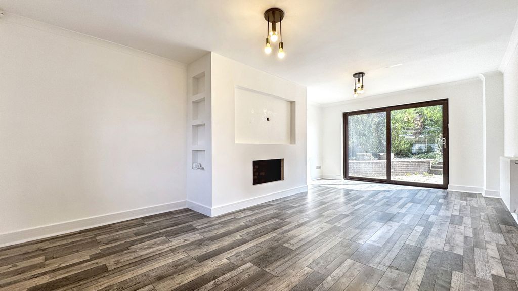 Additional image 6 of 4 bed property to rentRuskin Avenue, Rogerstone, Newport NP10