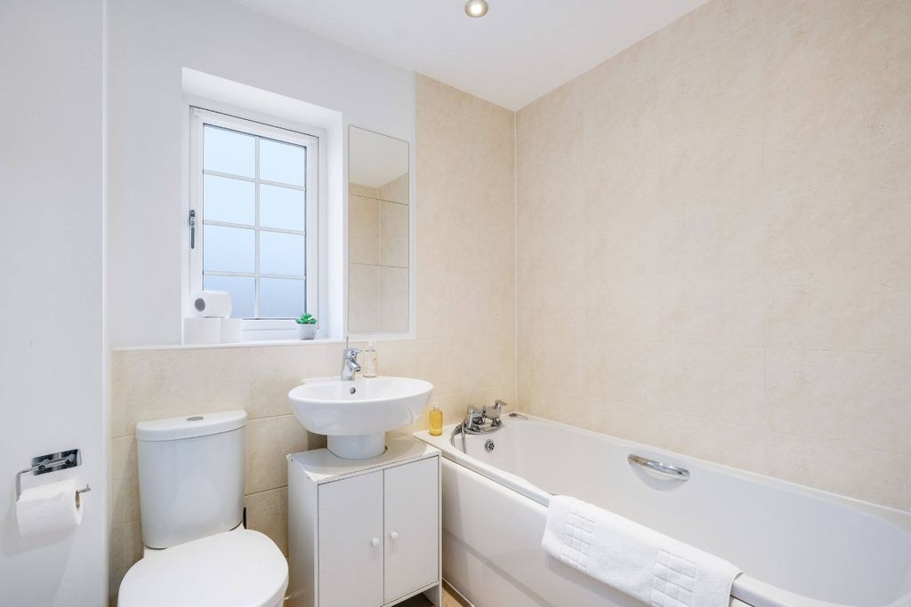 Additional image 22 of 6 bed semi-detached house to rentRedcar Road, Bicester OX26