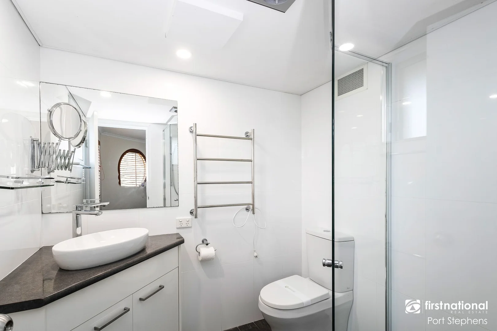 Additional image 13 of 2/83 Soldiers Point Road, Soldiers Point NSW 2317