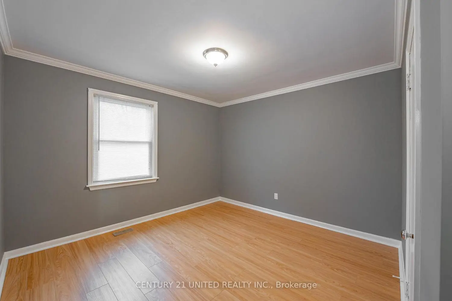 Additional image 8 of 835 Barnardo Avenue