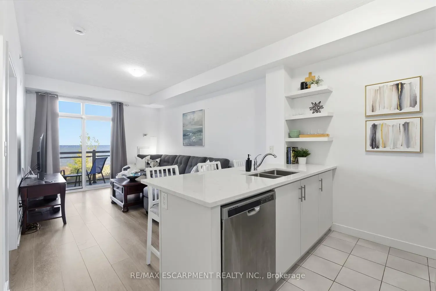 Additional image 6 of 35 Southshore Crescent 228