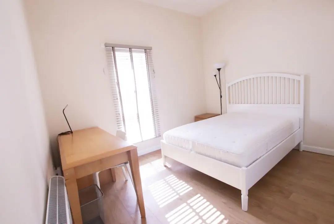 Additional image 2 of 2 Bed Flat, Argyle Street, G3, N1 7GU