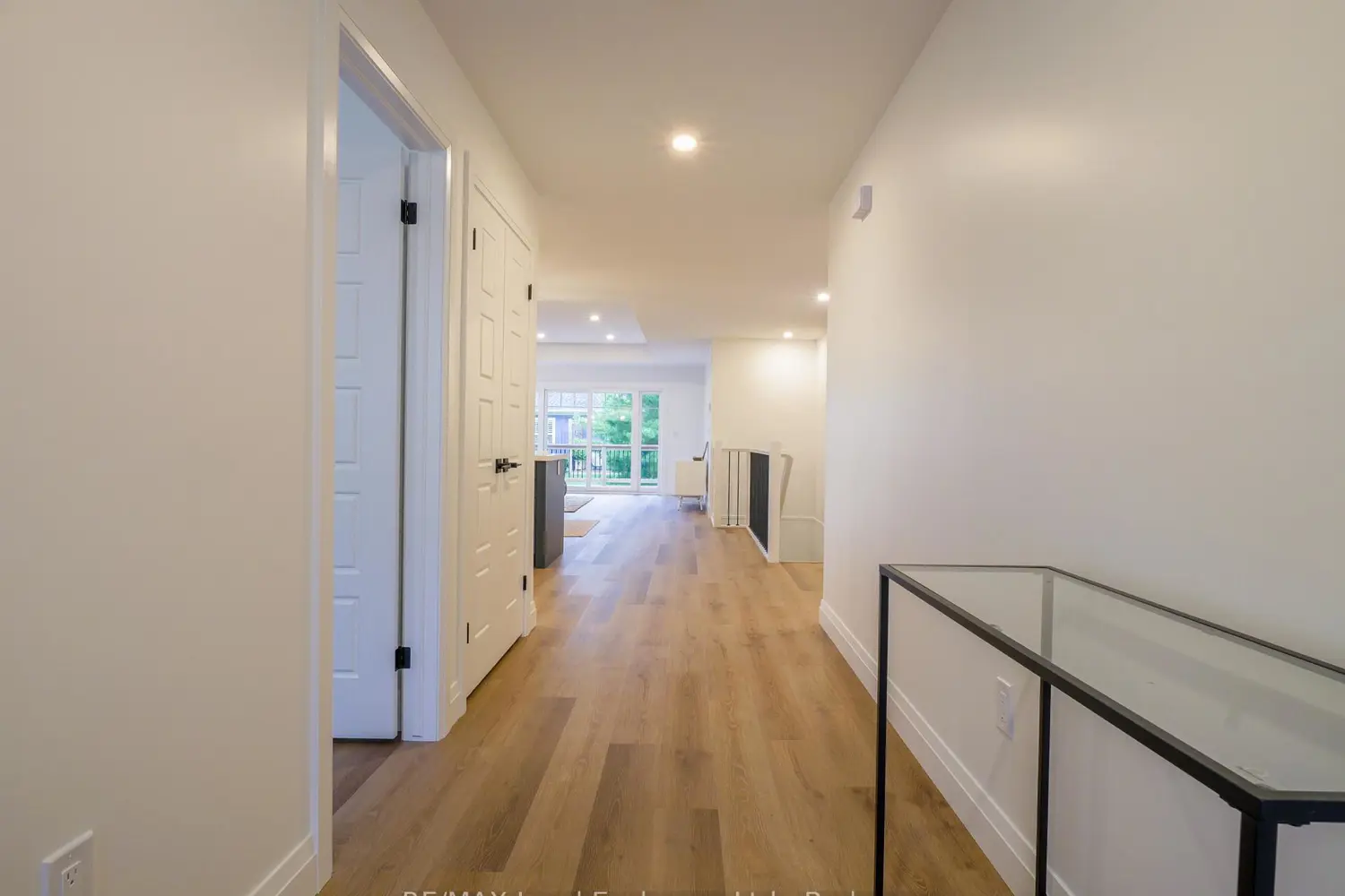 86 Eagle Court 18 photo 2