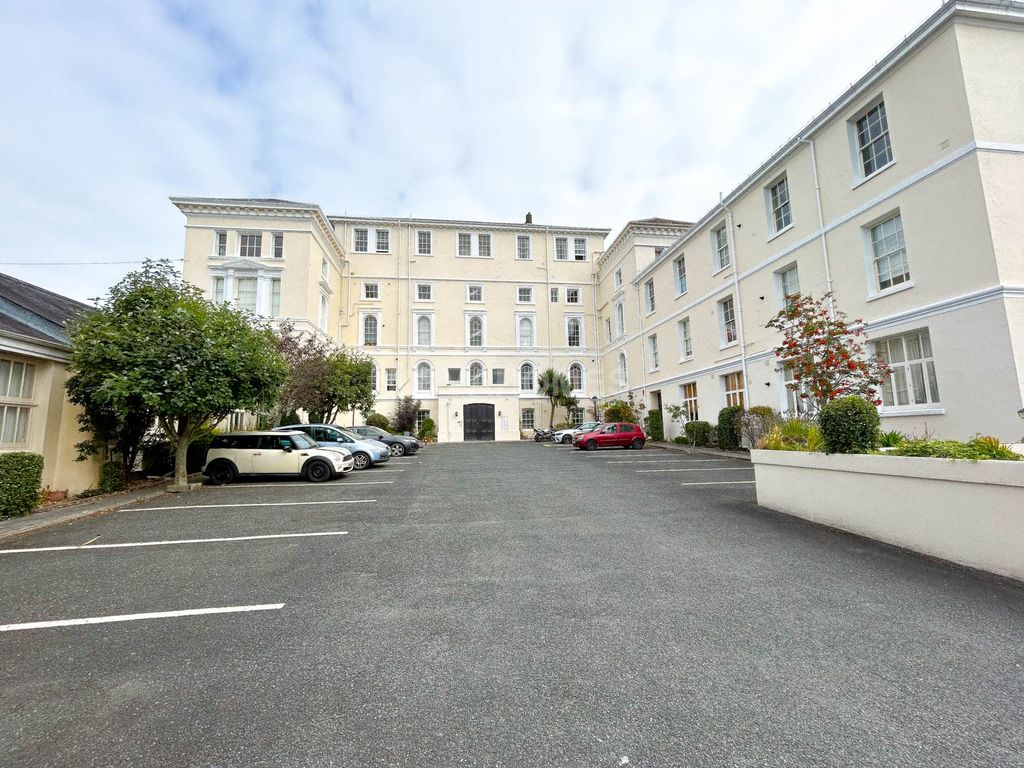 2 bed flat to rentClarendon House, Stoke PL2