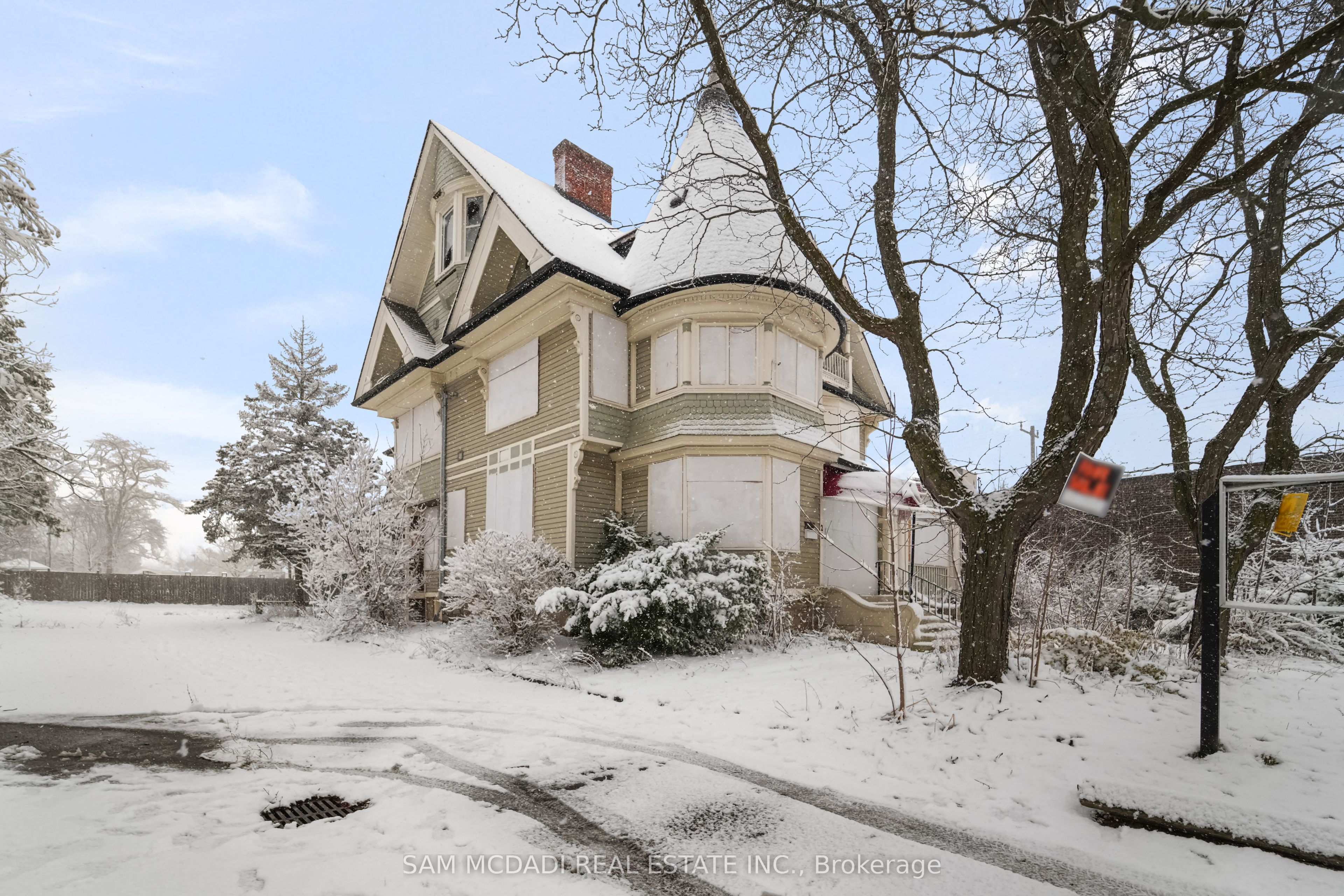 24 Burgar Street, Welland, ON, L3B 2S7