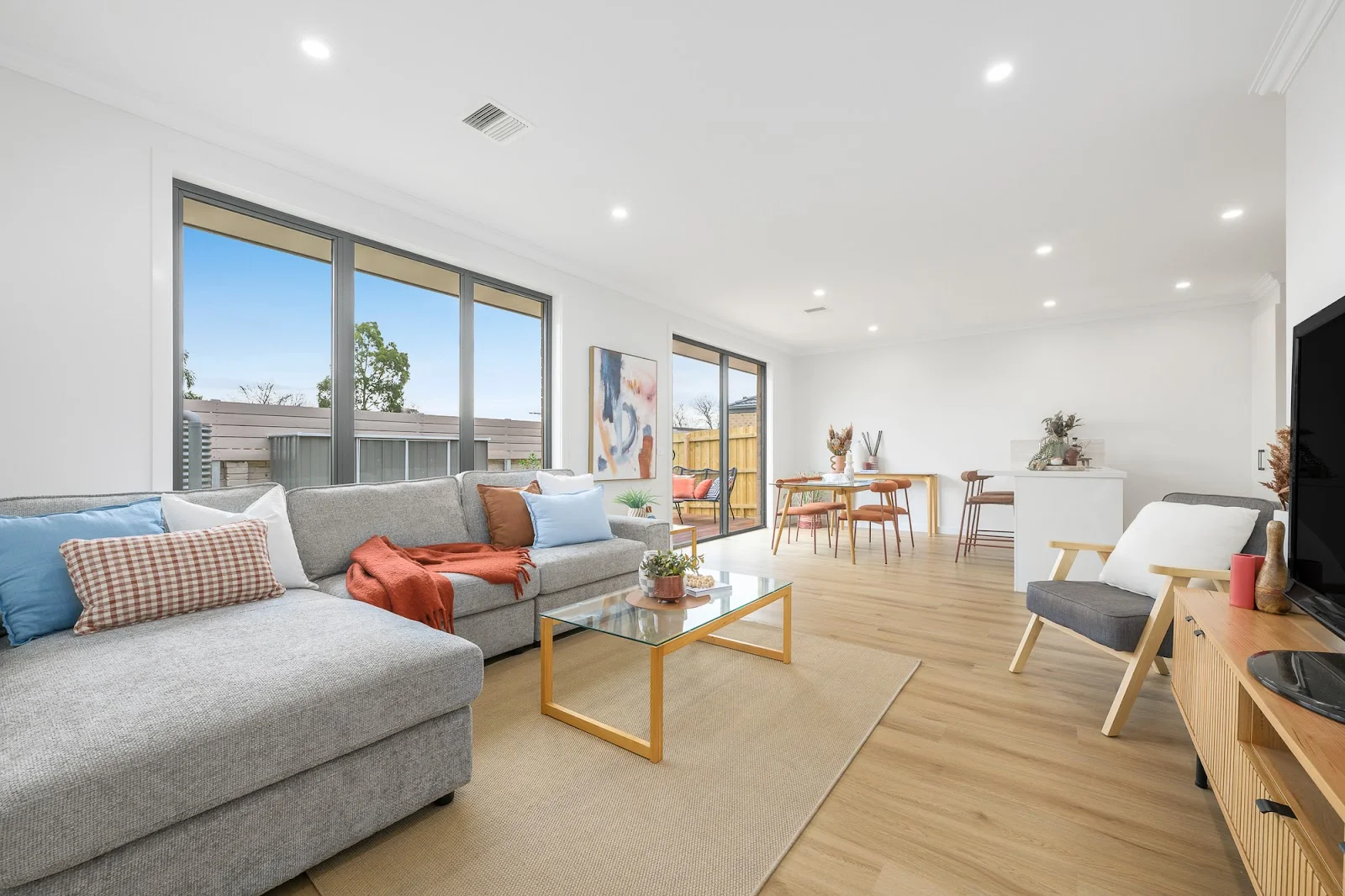 Additional image 8 of U1 & U2/18 Cullis Parade, Bayswater VIC 3153