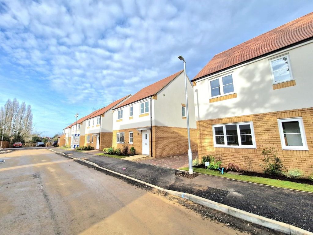 Additional image 8 of 3 bed detached house to rentPines Close, Kingsthorpe, Northampton NN2