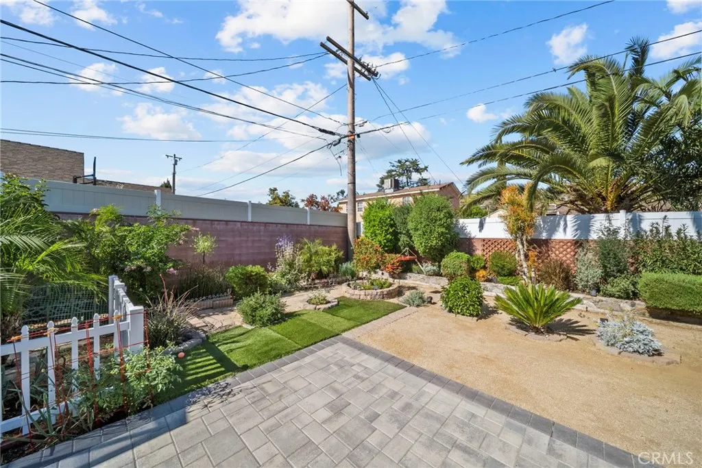 Additional image 72 of 10111 Elkwood St, Sun Valley, CA 91352