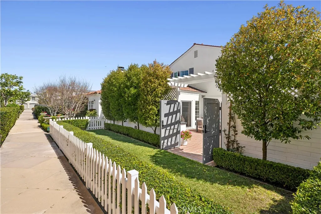 Additional image 28 of 213 Via Mentone, Newport Beach, CA 92663