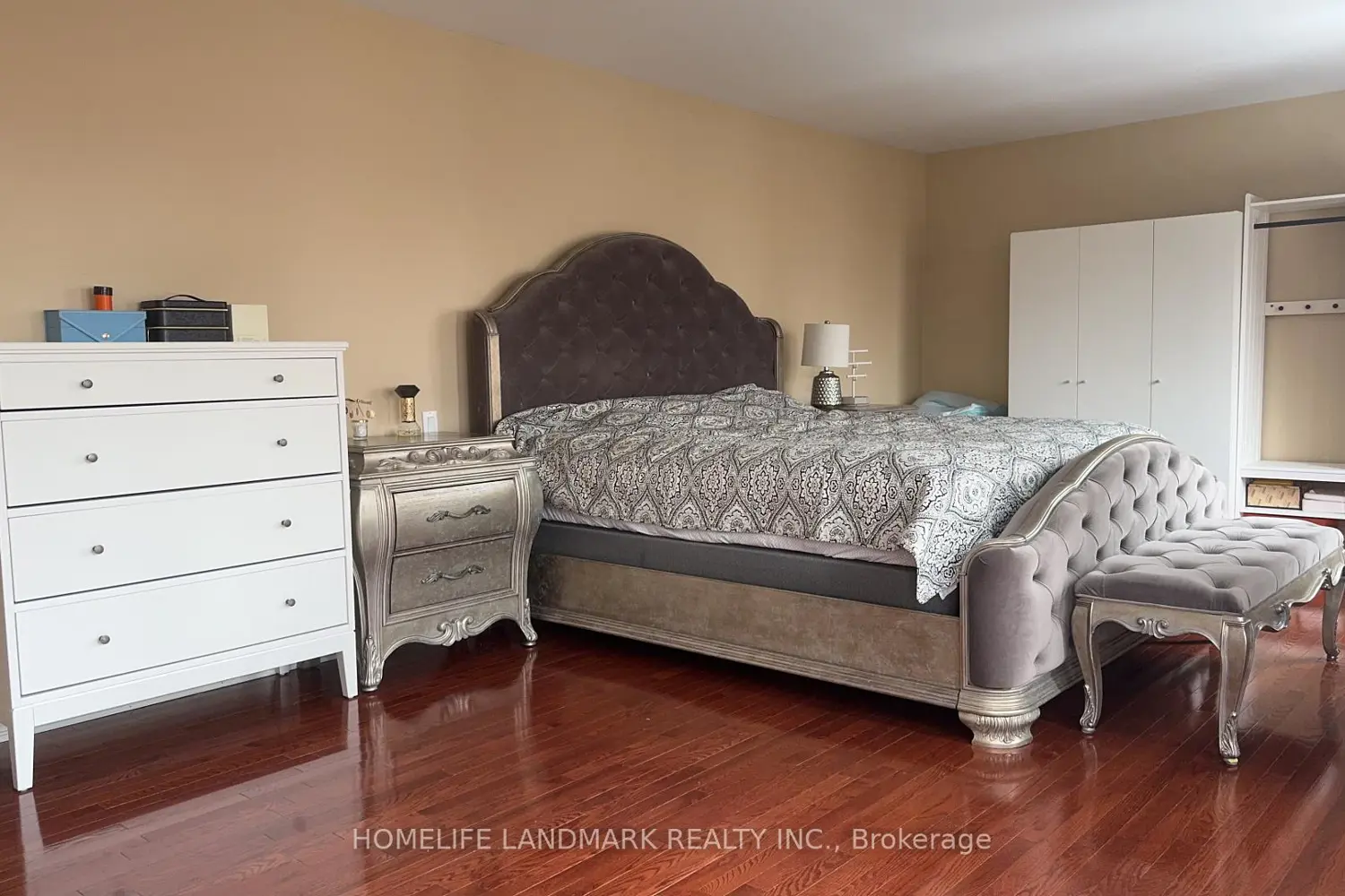 Additional image 9 of 136 Worth Boulevard