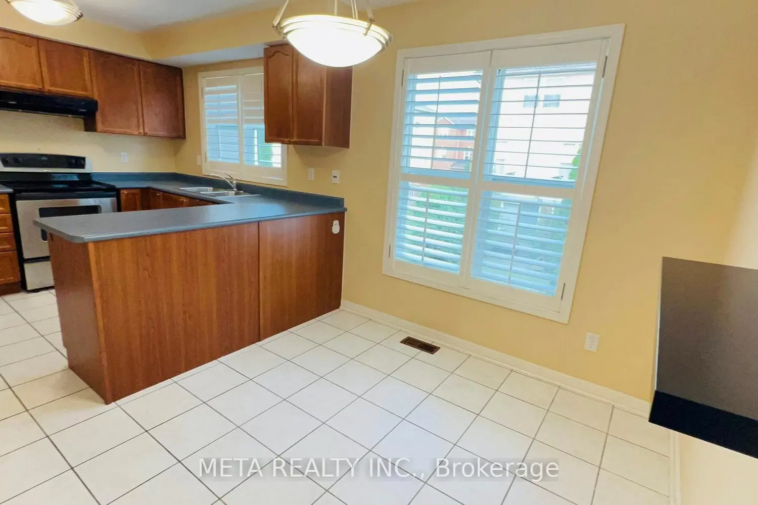 Additional image 3 of 5980 Whitehorn Avenue 156