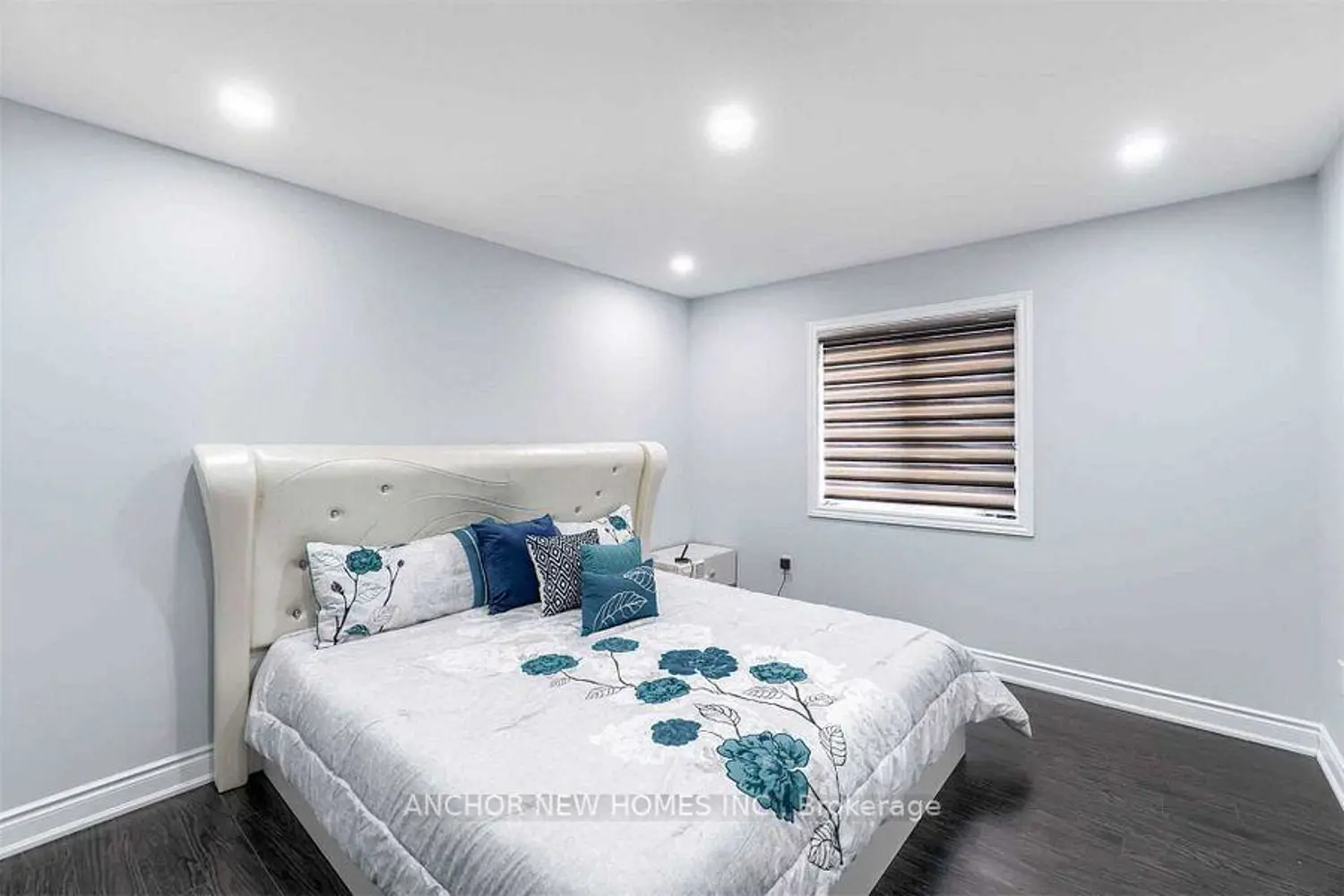 Additional image 17 of 48 Yarmouth Street