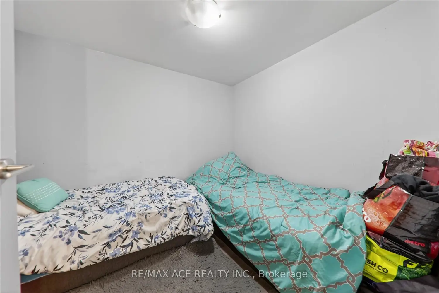 Additional image 4 of 35 Bastion Street 706