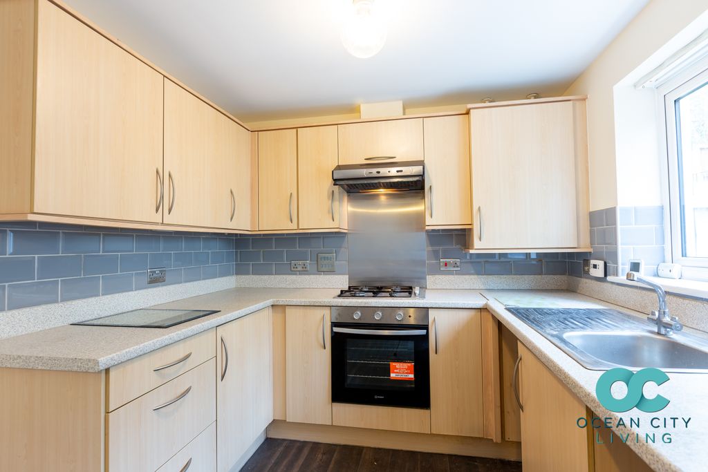 Additional image 6 of 4 bed town house to rentBridge View, Plymouth PL5