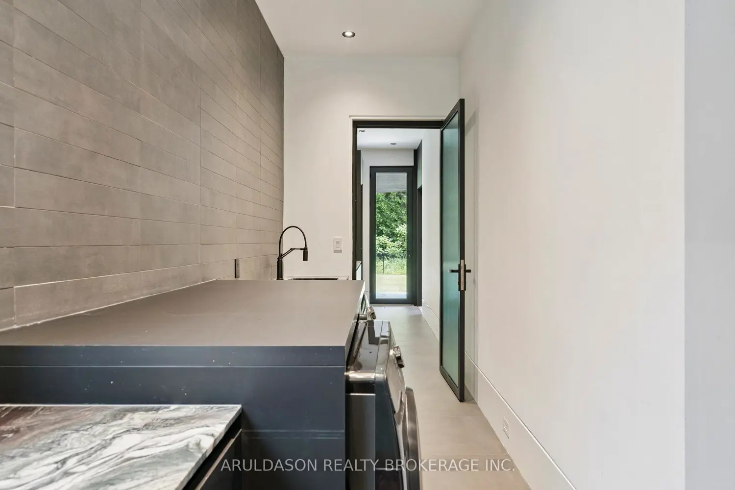 Additional image 9 of 1135 Balfour Street