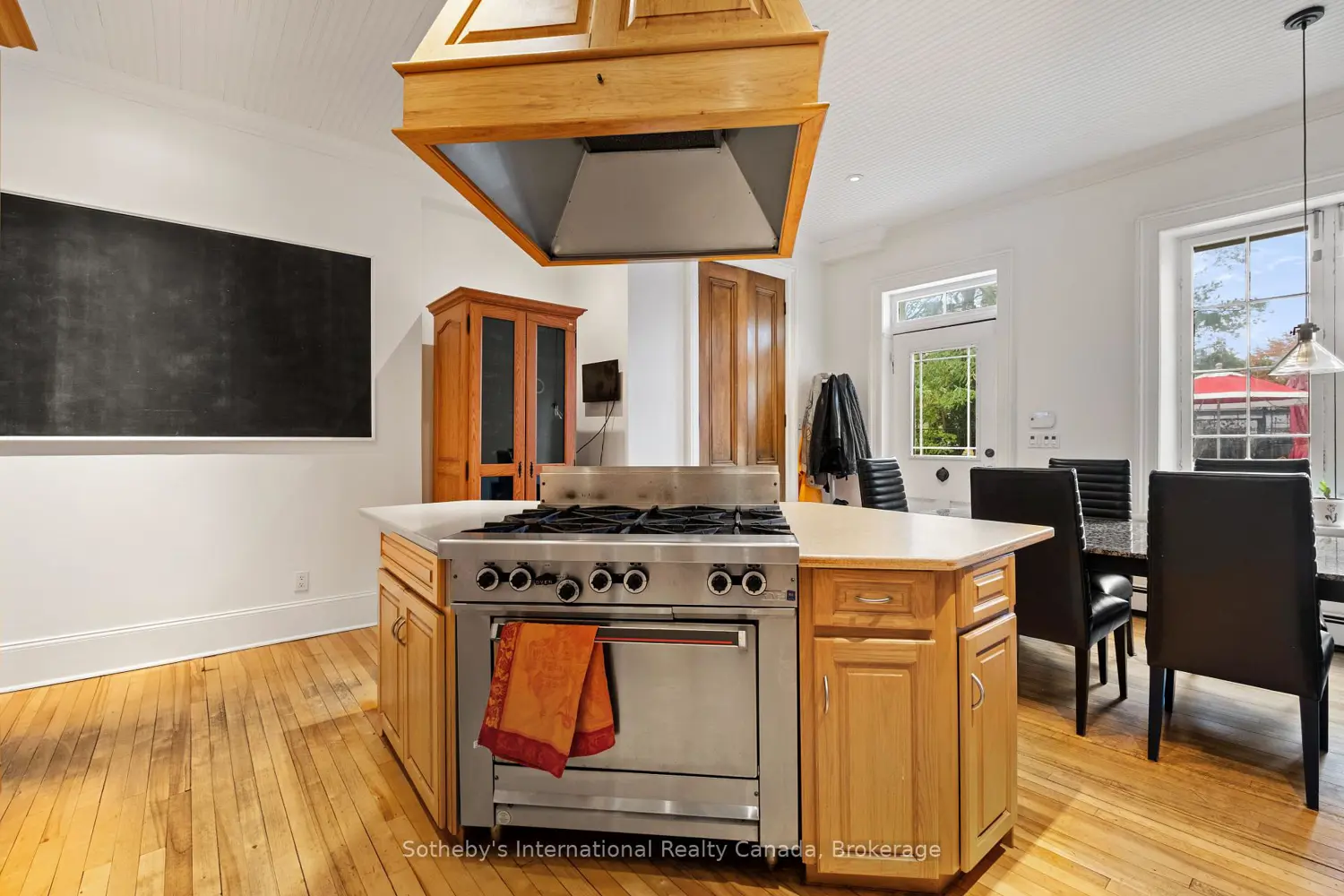 Additional image 6 of 194 Grand River Street