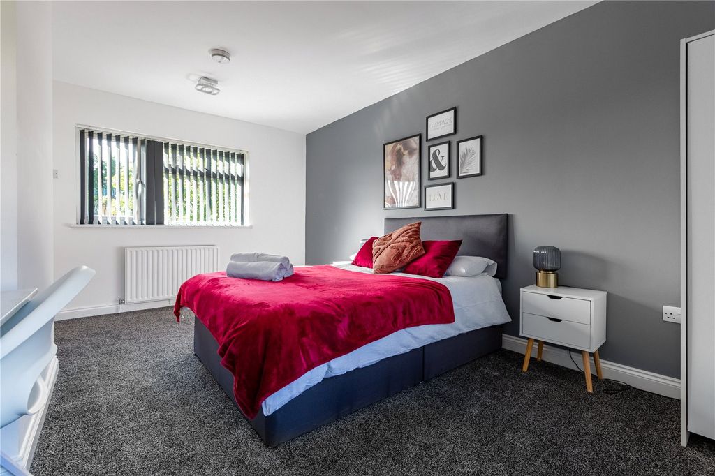 Additional image 24 of 6 bed semi-detached house to rentHelmdon Crescent, Northampton NN2