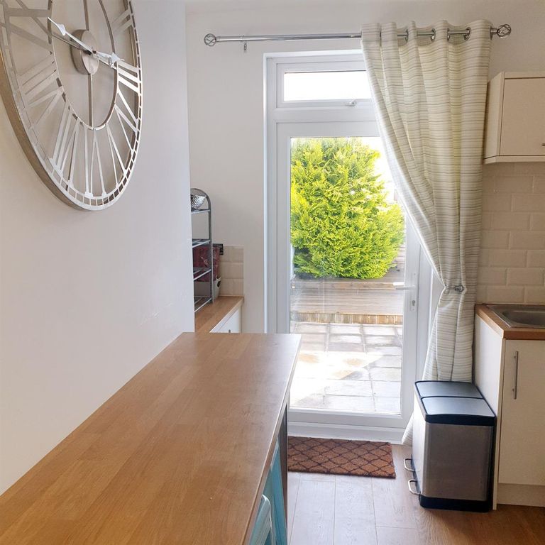 Additional image 10 of 2 bed semi-detached house to rentFairfax Terrace, Plymouth PL2