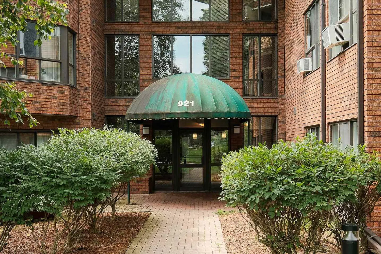 Additional image 2 of 921 Armour Road 222