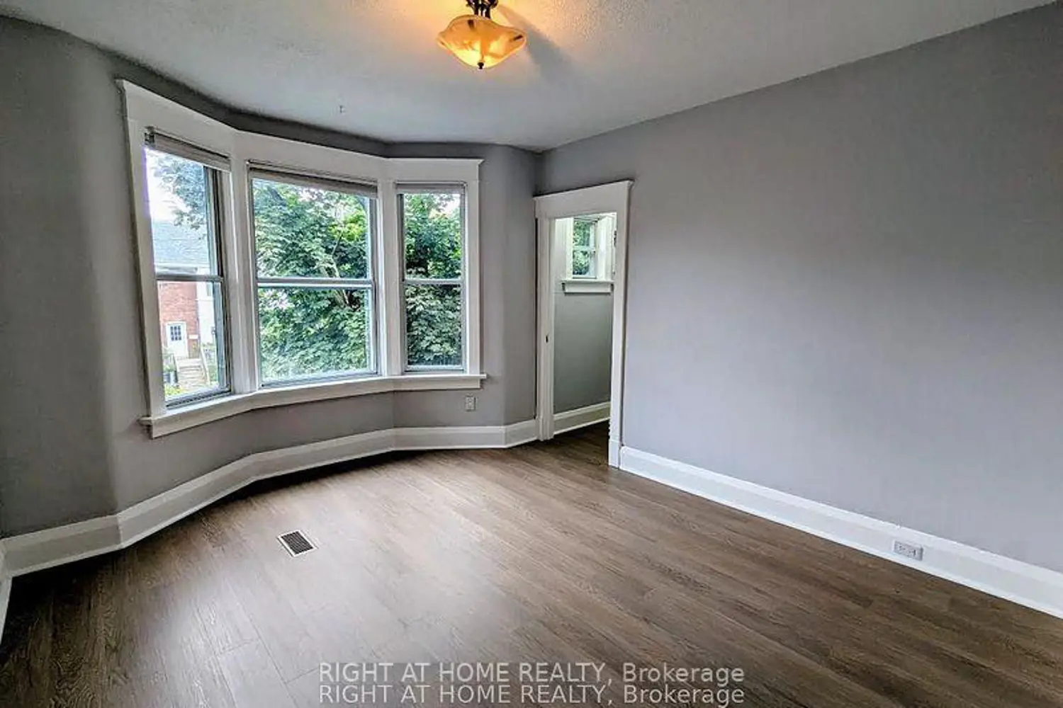 Additional image 6 of 239 Woodbine Avenue