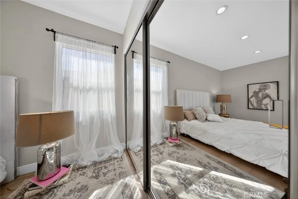 Additional image 70 of 6820 Jellico Avenue, Lake Balboa, CA 91406