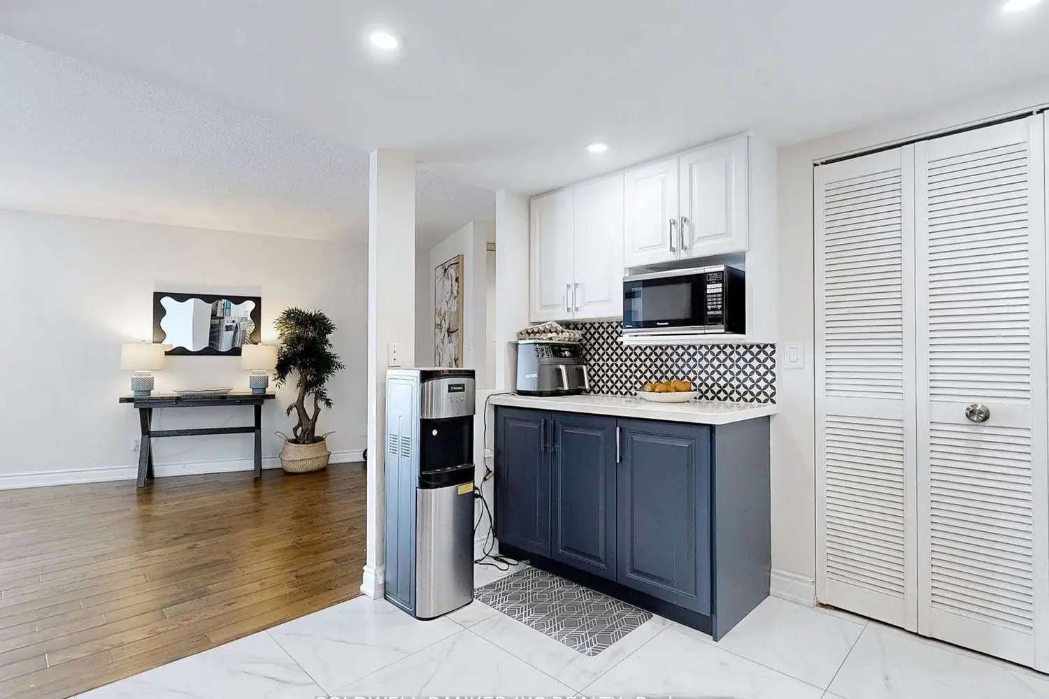 Additional image 9 of 4235 Sherwoodtowne Boulevard 1001