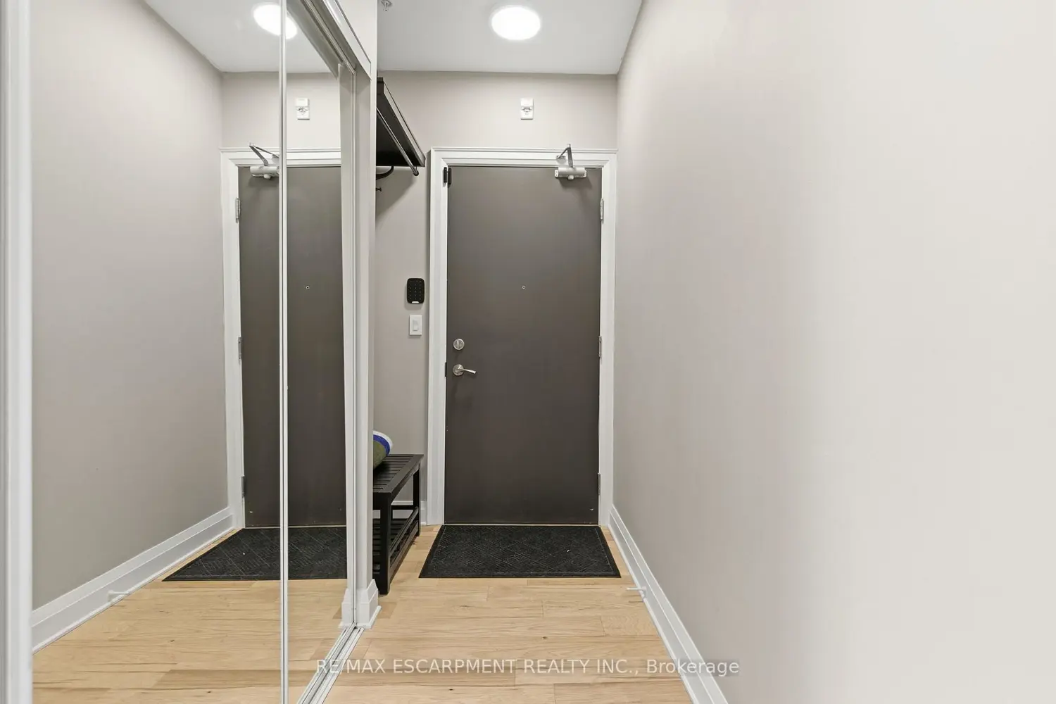 Additional image 2 of 550 North Service Road 1404