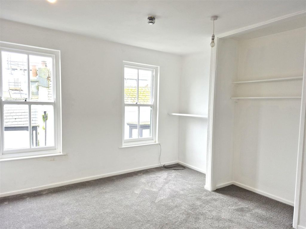 Additional image 4 of 1 bed flat to rentCrackwell St, Tenby SA70