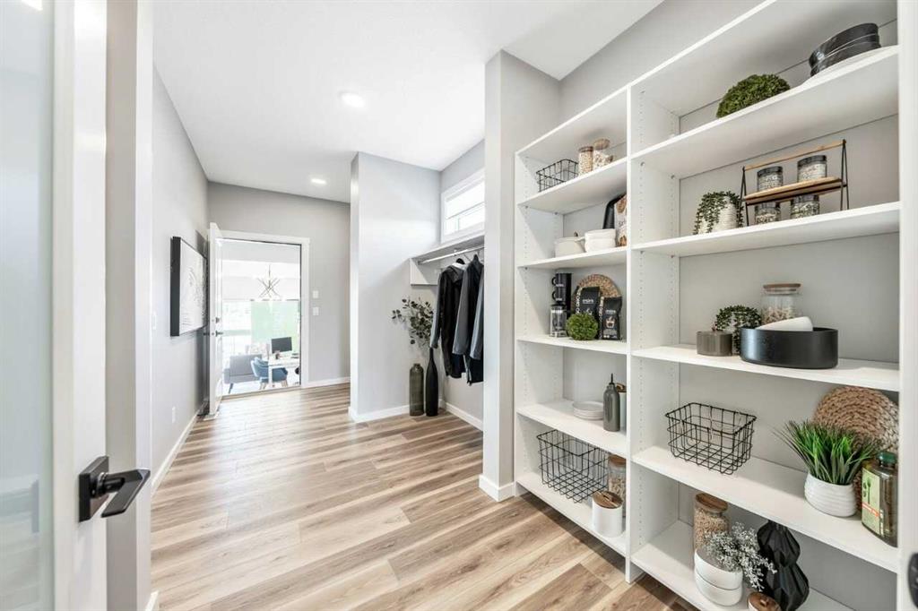 Additional image 4 of 56 Osprey Hill Place SW, Calgary, AB, T3B6R9