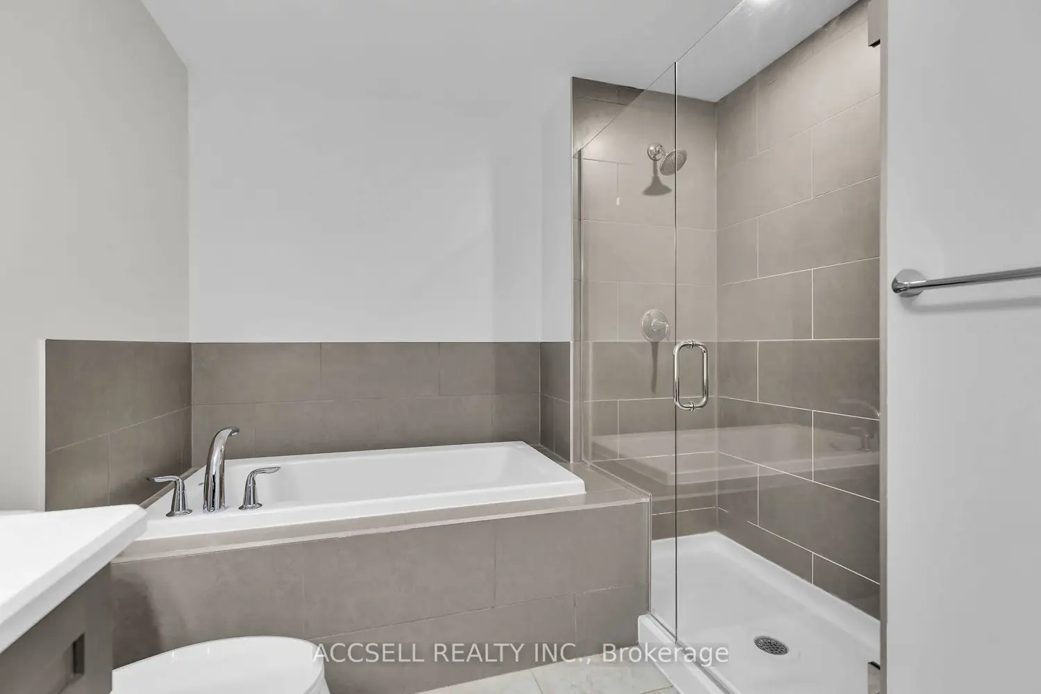 Additional image 14 of 260 Villagewalk Boulevard 902