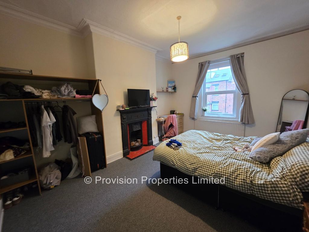 Additional image 10 of 8 bed terraced house to rentAsh Grove, Hyde Park, Leeds LS6
