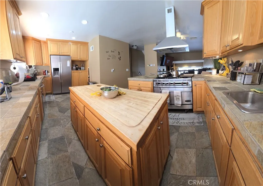 Additional image 18 of 27657 Ironstone Drive Unit 2, Canyon Country, CA 91387