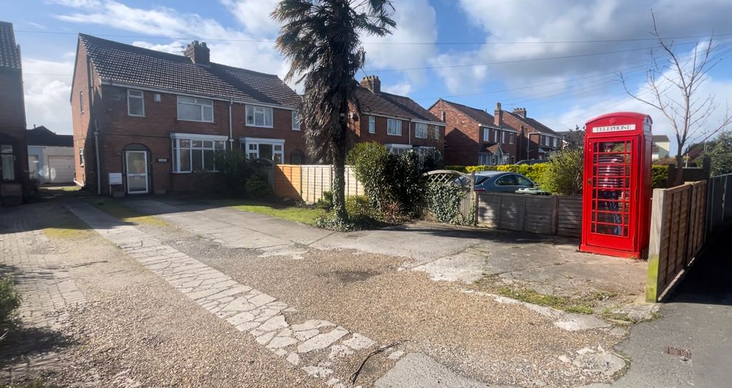 4 bed semi-detached house to rentLocking Road, Weston-Super-Mare BS22