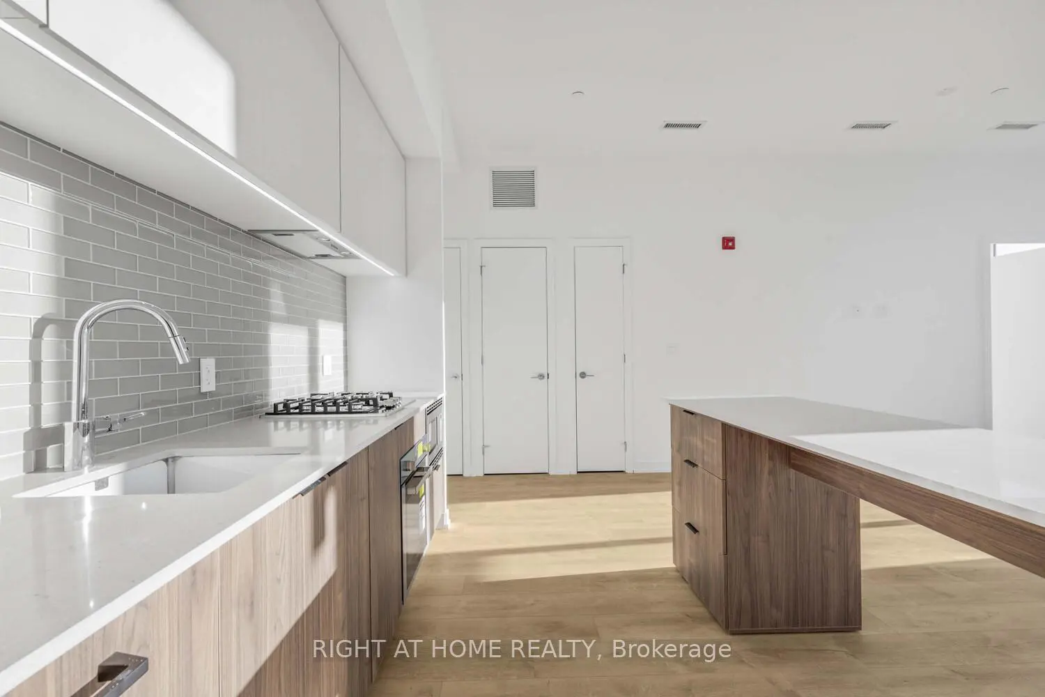 Additional image 5 of 722 Marlee Avenue 406