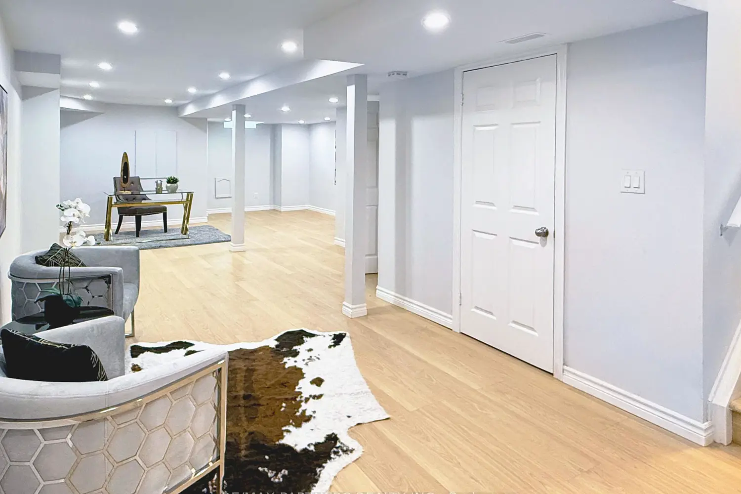 Additional image 15 of 516 Bur Oak Avenue