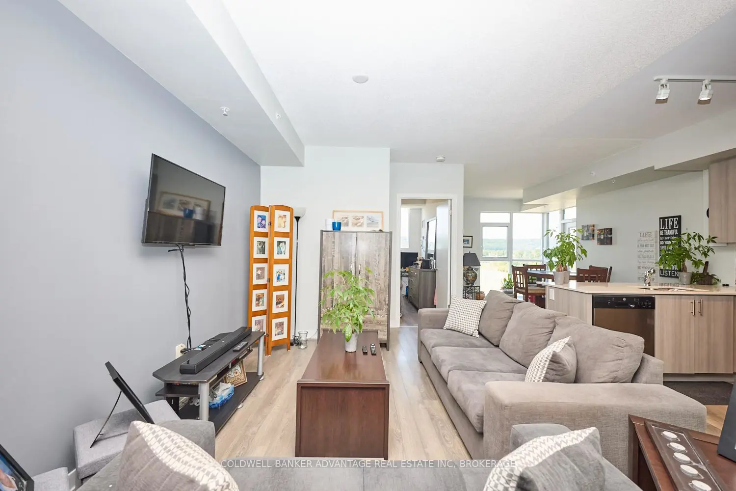 Additional image 4 of 550 North Service Road 610