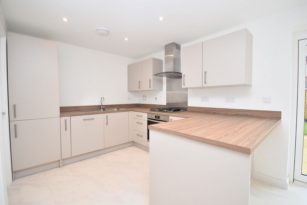 Additional image 5 of 3 bed detached house to rentSandpit Close, Collingtree, Northampton NN4