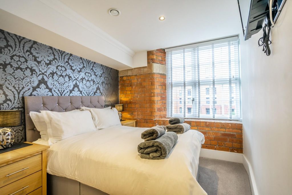 2 bed flat to rentCocoa Suites, Navigation Road, York YO1 photo 5