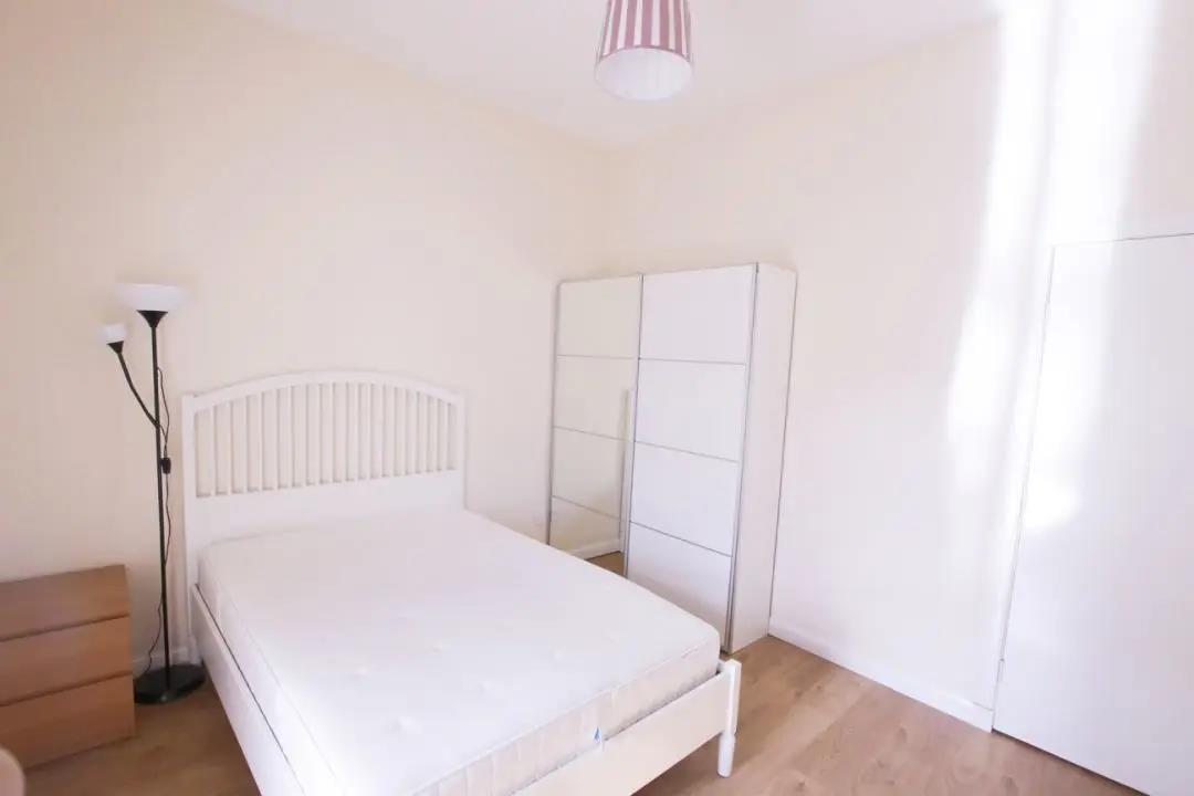 2 Bed Flat, Argyle Street, G3, N1 7GU