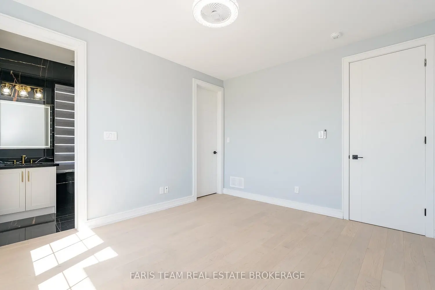 Additional image 18 of 409381 Grey Road 4